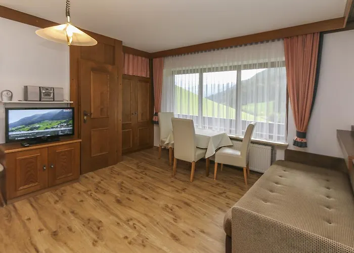 アパート Gundi Ripper ザールバッハ・ヒンターグレム